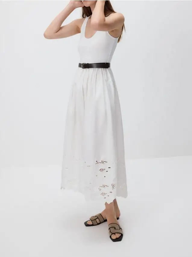 Abito lungo con cintura Colore panna