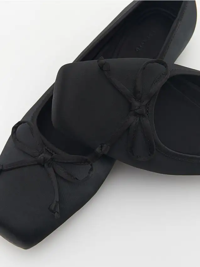 Ballerine con dettaglio a fiocco Colore nero