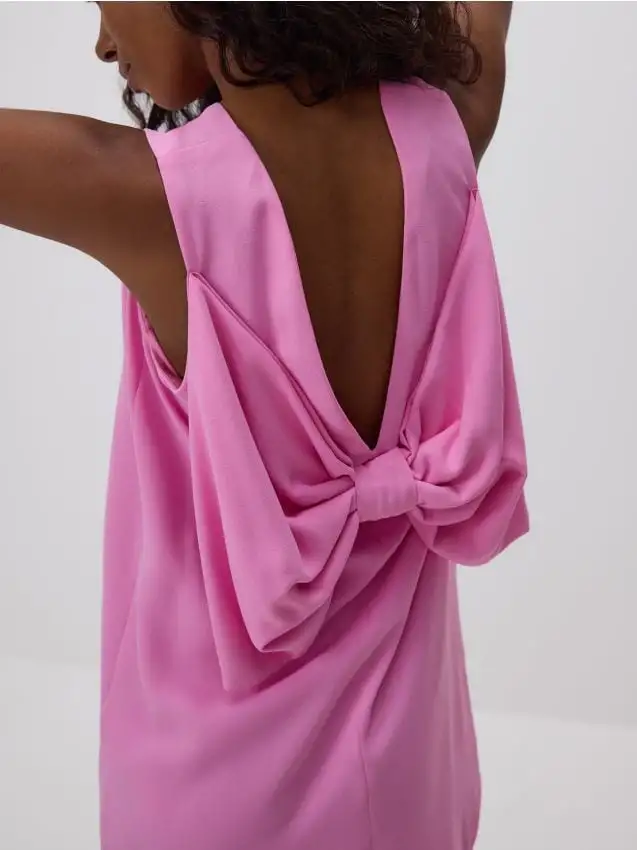 Abito con fiocco sulla schiena Colore rosa