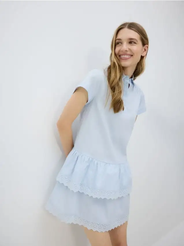 Vestito ricamato Colore blu pallido