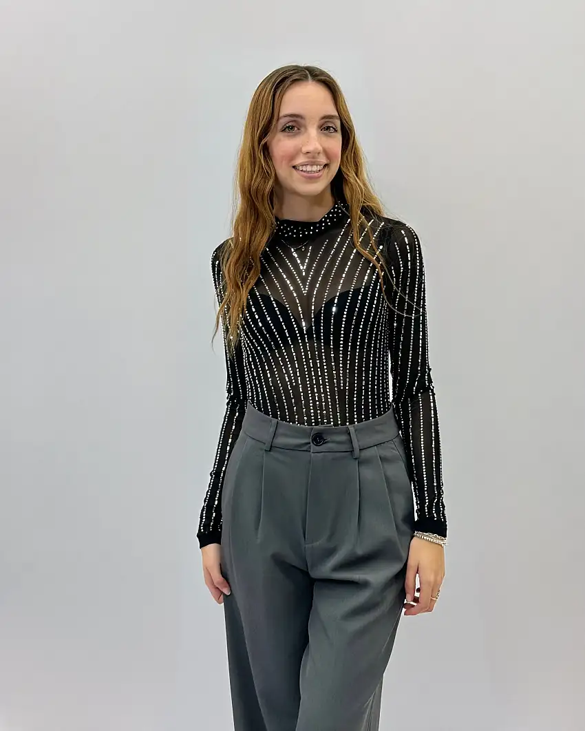 Body in mesh con gioielli