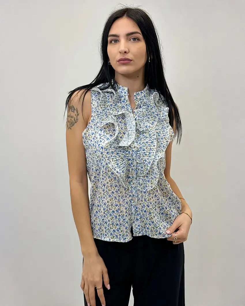 Blusa smanicata con rouches