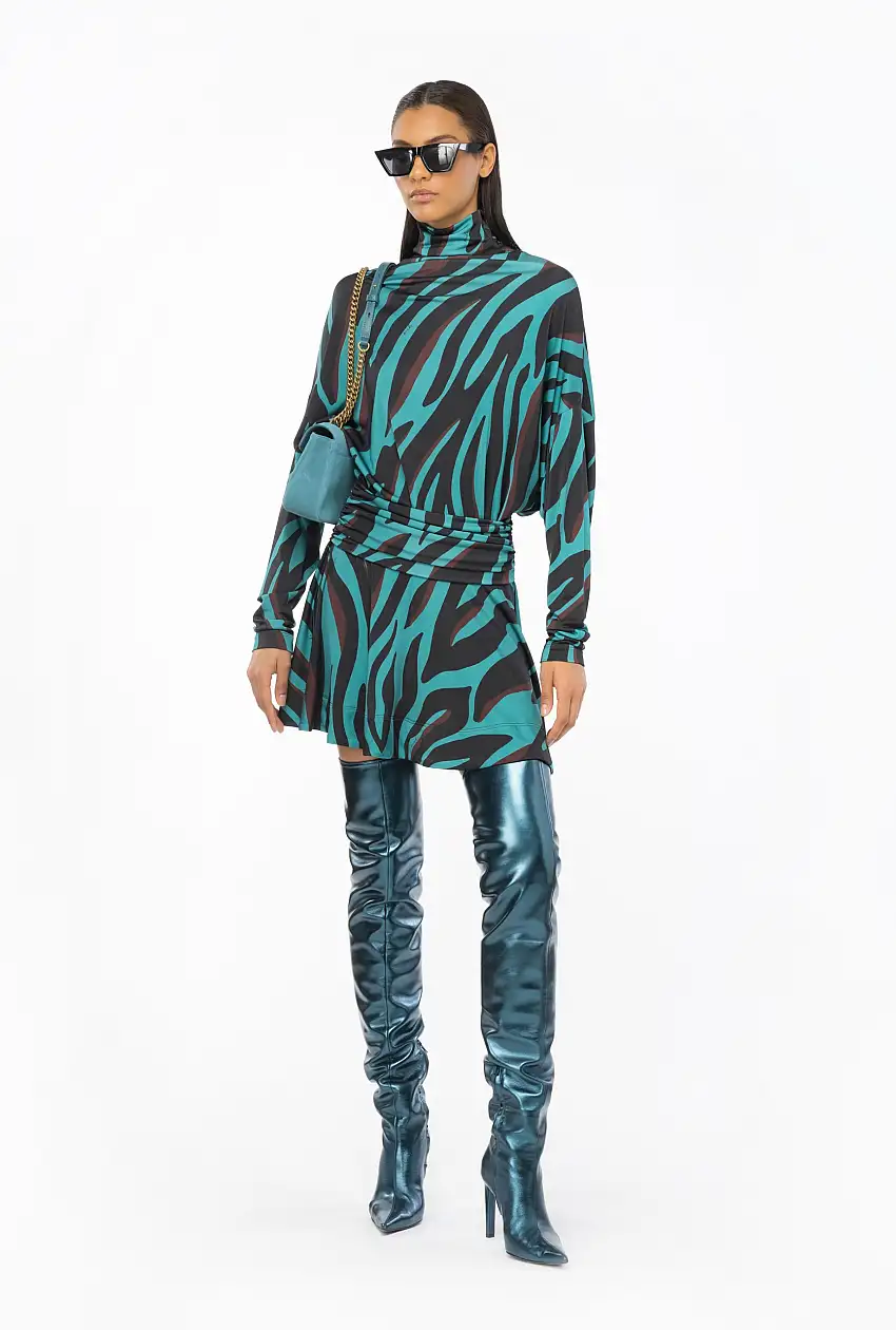 Abito da donna di colore verde e nero