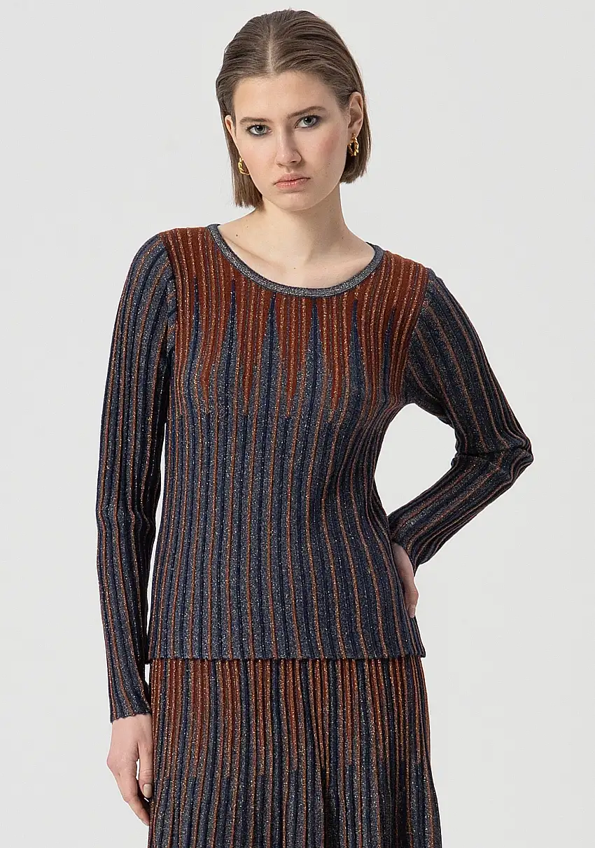 Maglia slim a coste con lana e lurex