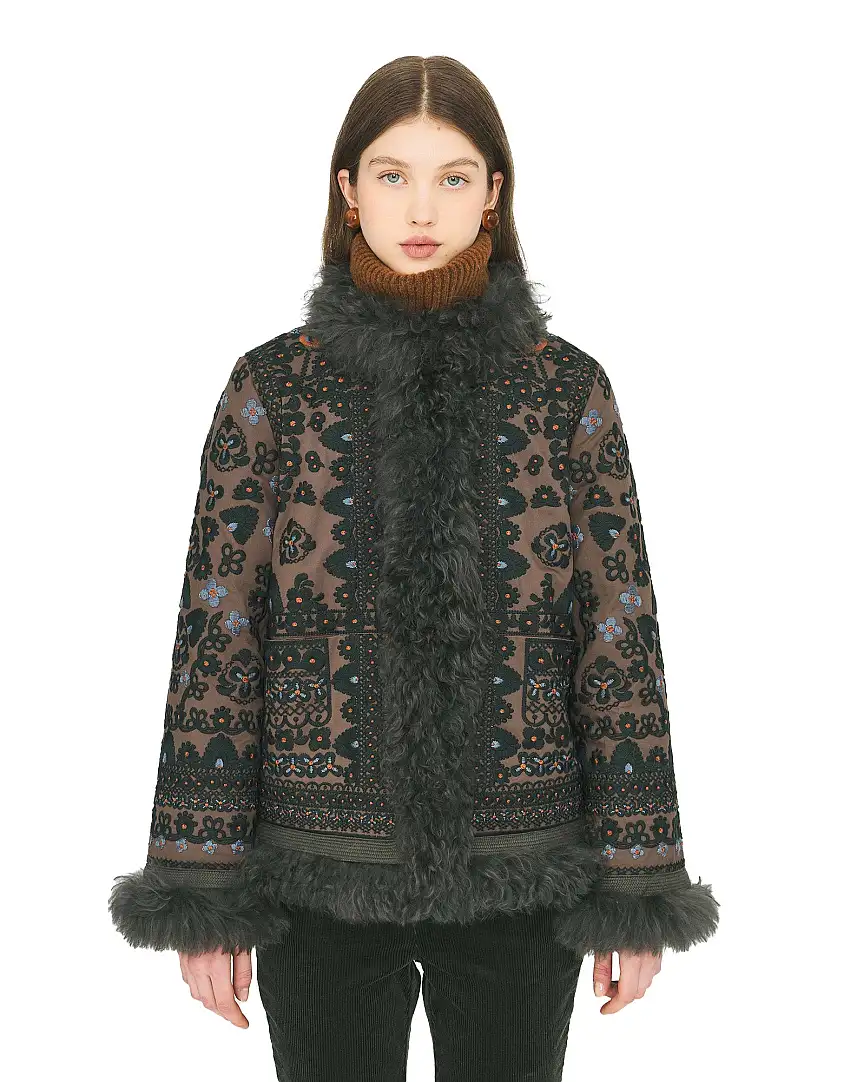 ANTIK BATIK Sandora Jacket in Cotone Ricamato con Bordo in Pelliccia Kaki