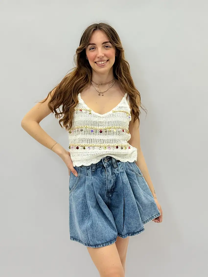 Top uncinetto con gioielli