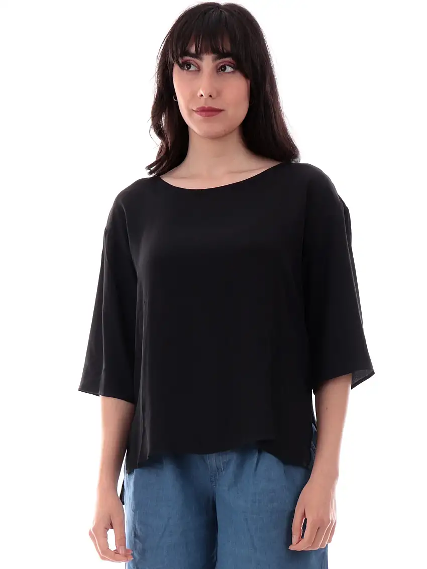 Blusa da donna di colore nero