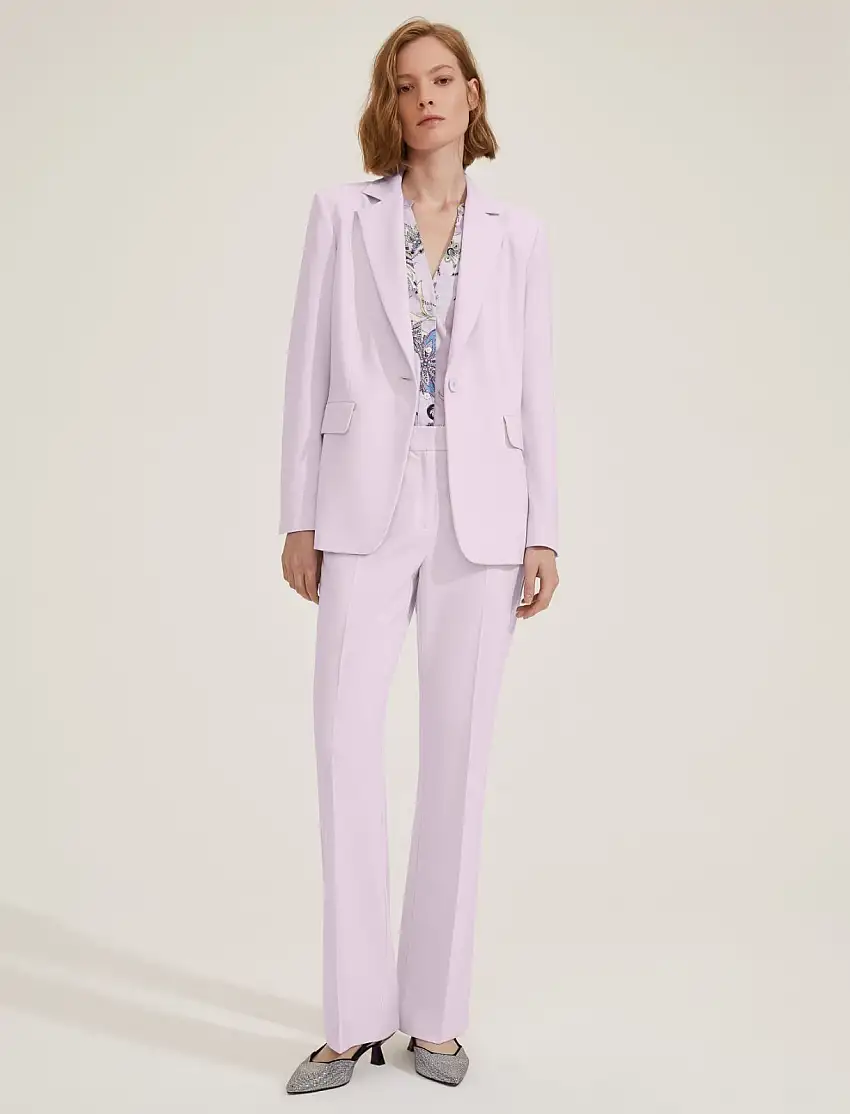 Completo da dnna di colore lilla