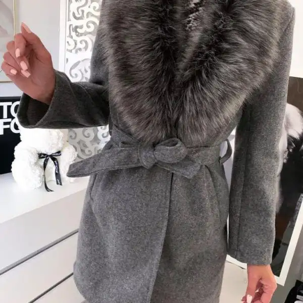 Cappotto lungo peloso foderato