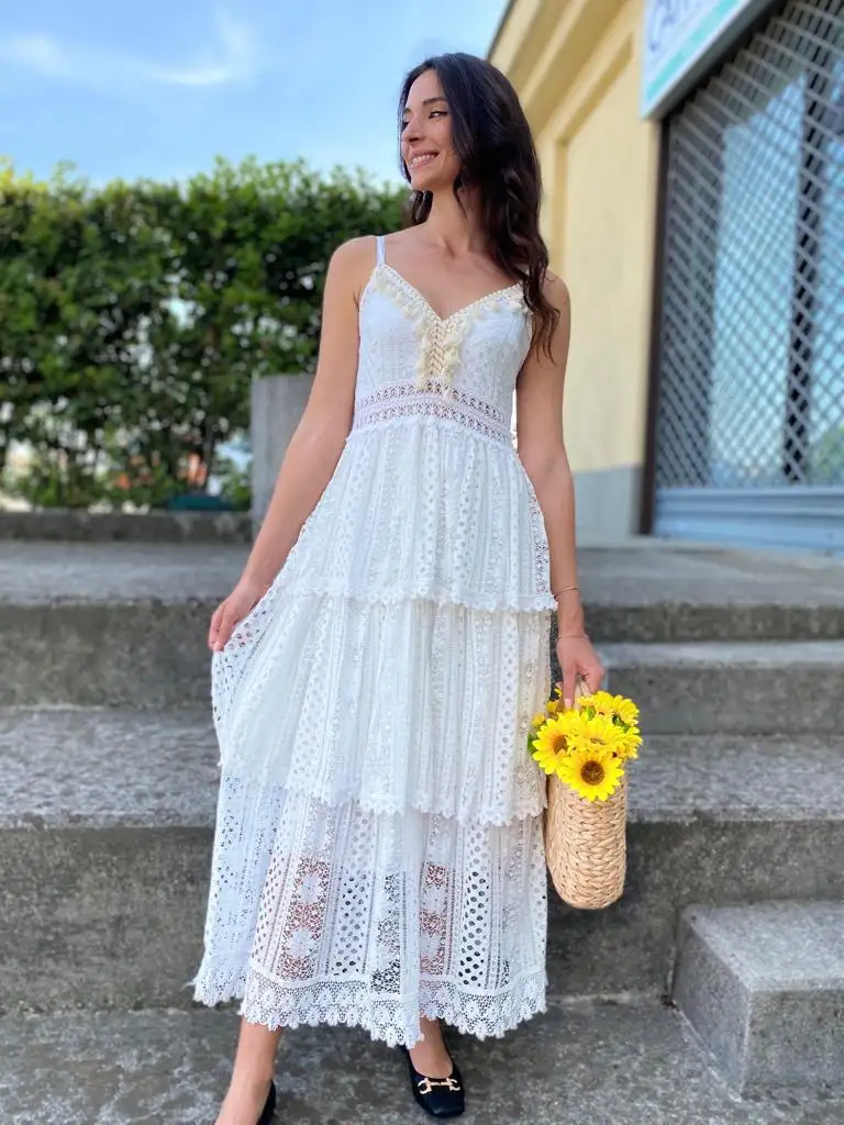 ABITO IN PIZZO CON BALZE