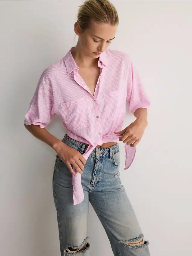 Camicia corta con allacciatura Colore rosa