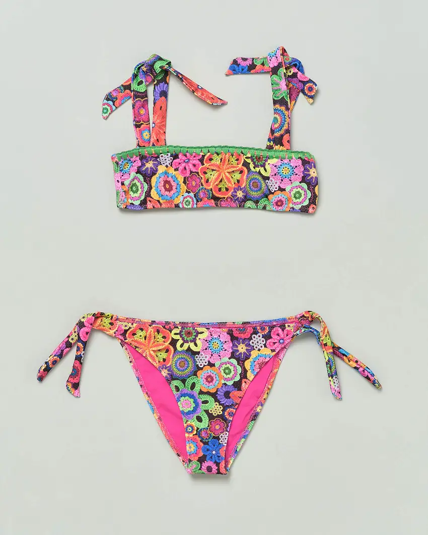Bikini a fascia in tessuto stretch a fantasia crochet multicolor